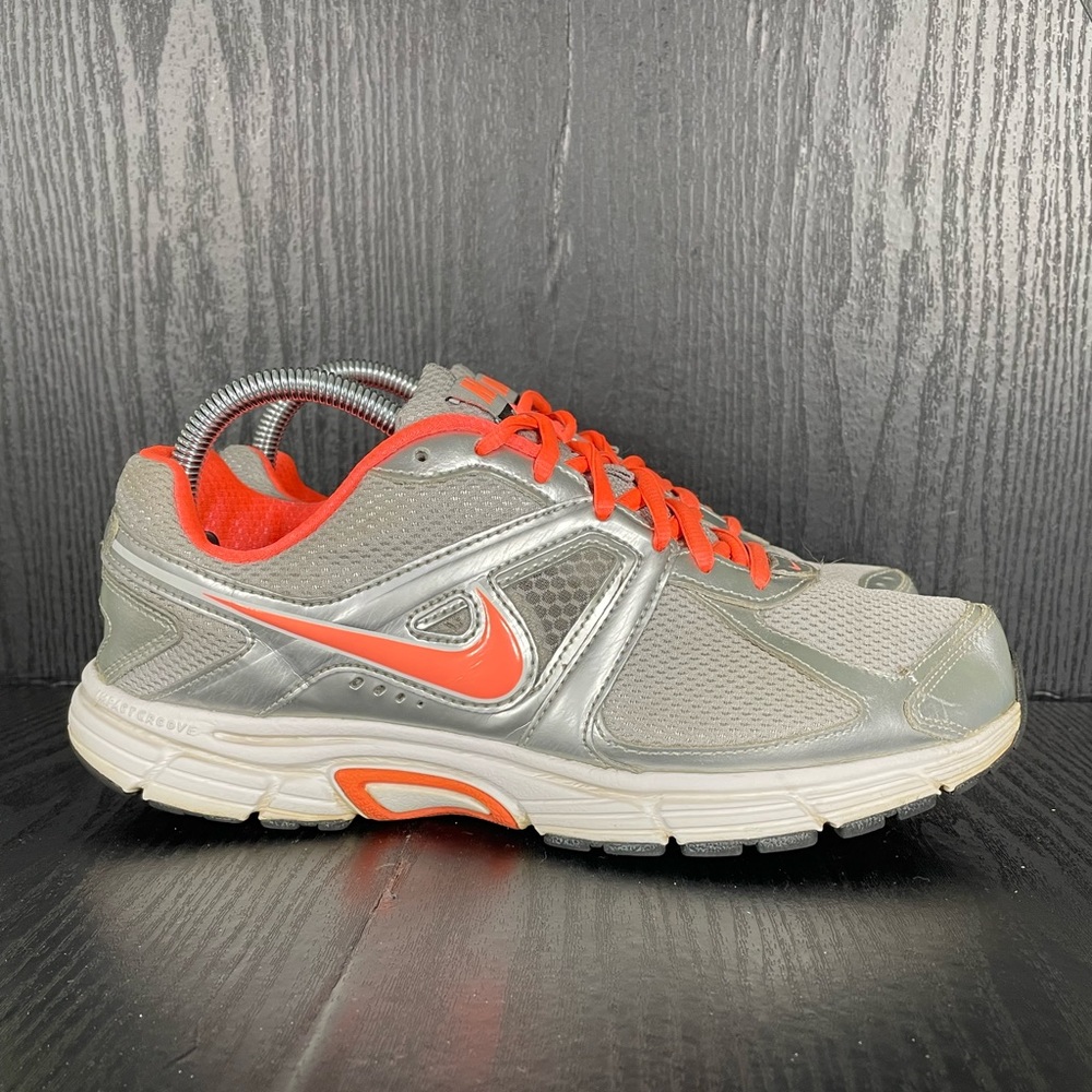 Nike DART 9 Women’s size 9.5